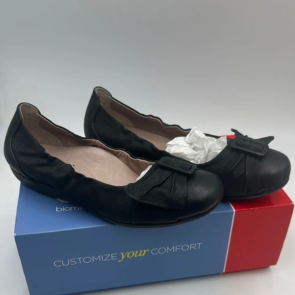 Abeo Biosystem Tabitha Black Leather Slip On Ballet Flats Shoes Womens SZ 6 New